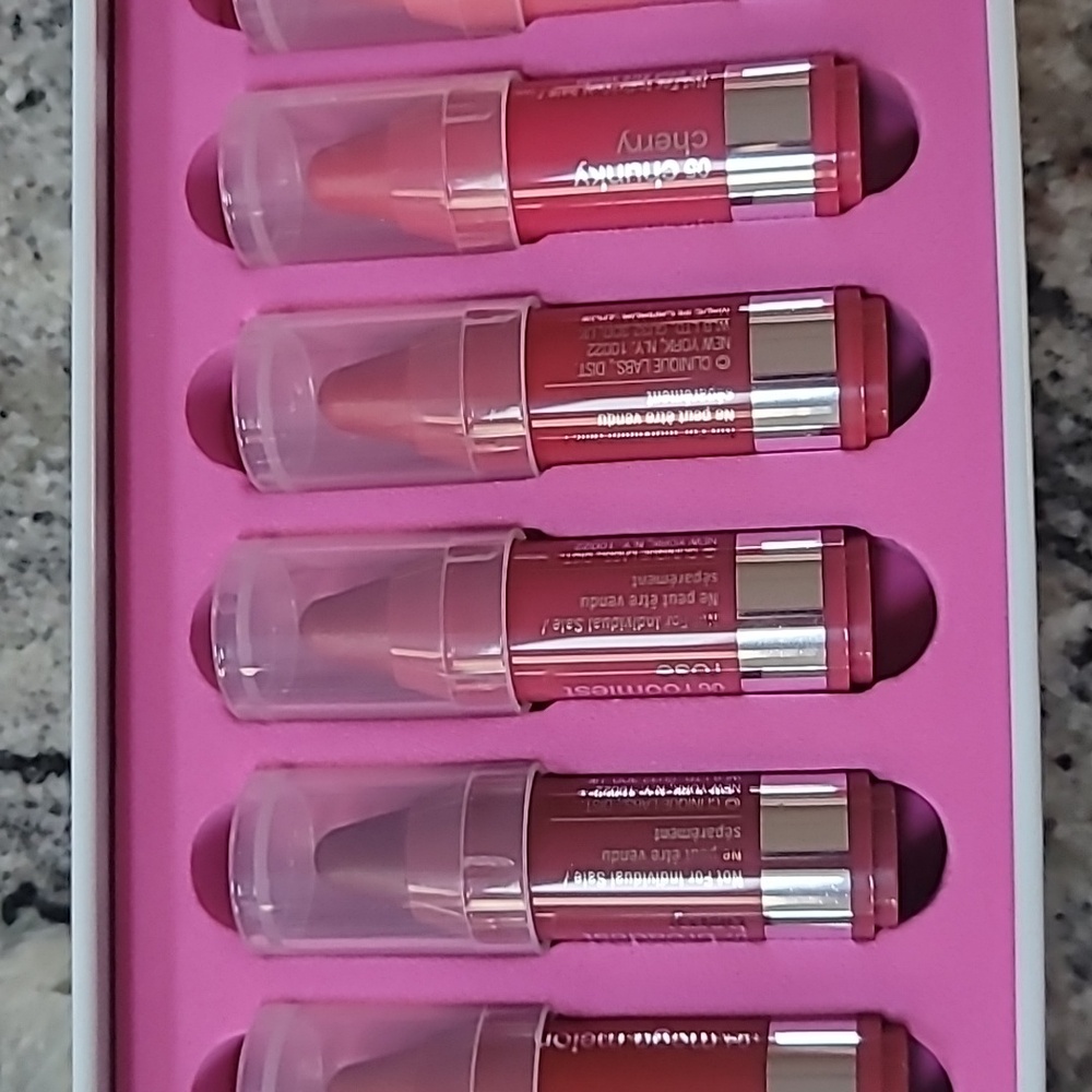 Clinique Chubbettes RARE Lip Set - Picture 7 of 16